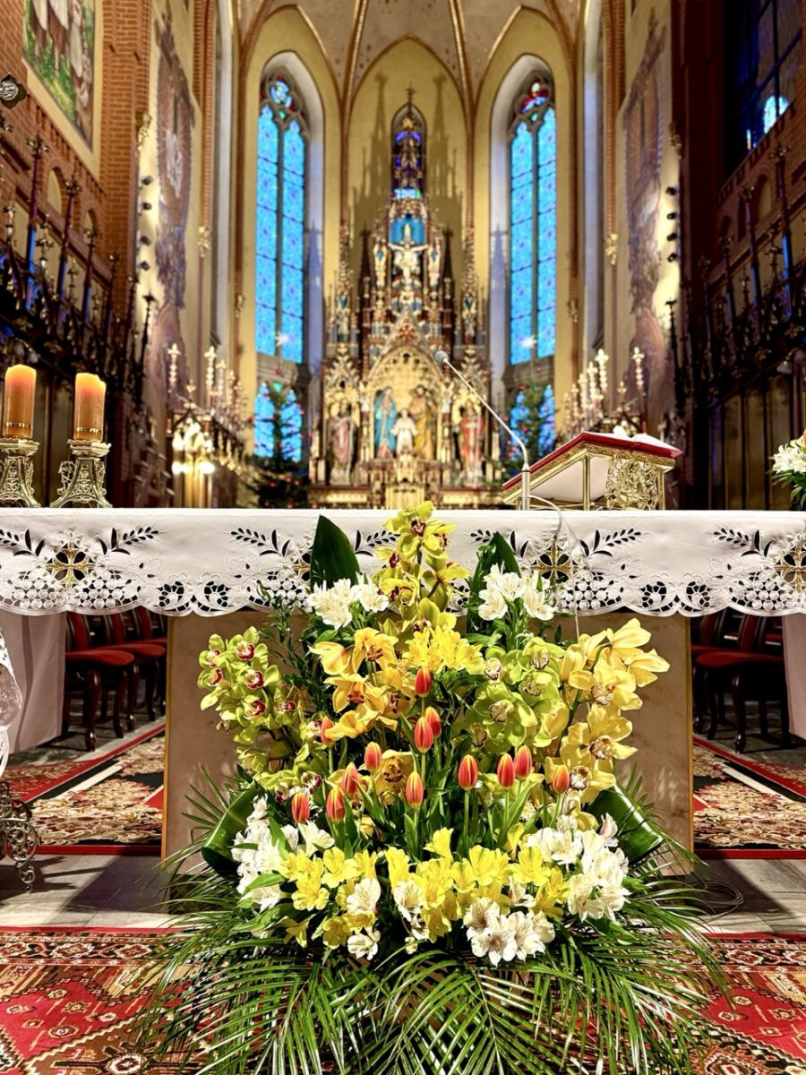 Read more about the article ŚWIĘTO OFIAROWANIA PAŃSKIEGO – 02.02.2025r.